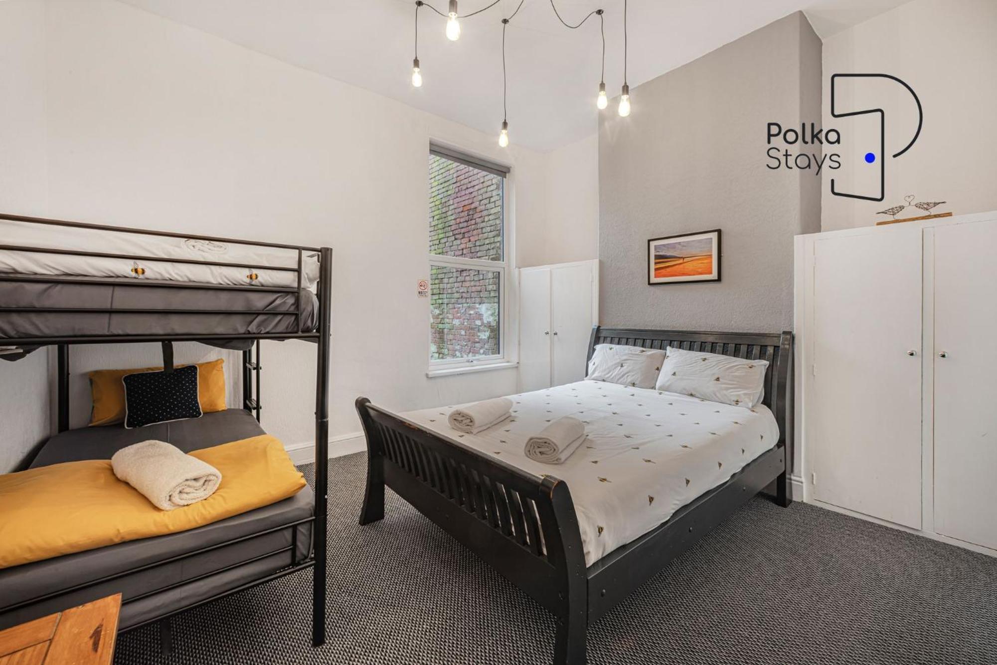 PolkaDot Winter Gardens - 2 x Large Modern Apartments, Central Blackpool Buitenkant foto
