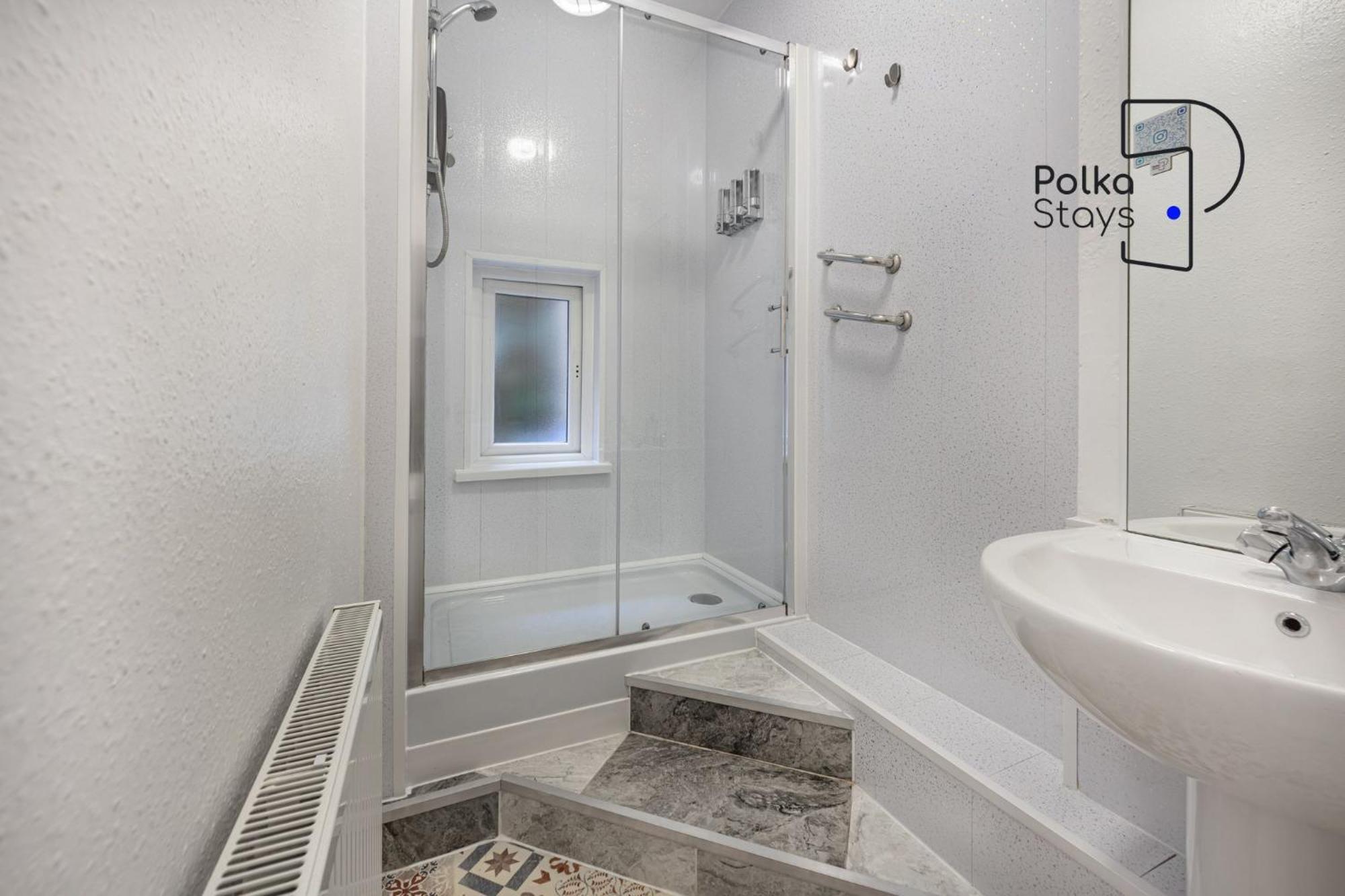 PolkaDot Winter Gardens - 2 x Large Modern Apartments, Central Blackpool Buitenkant foto